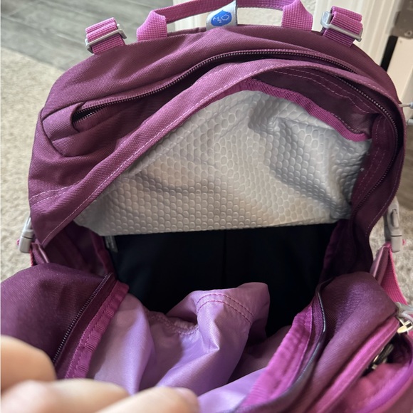 Osprey Skimmer 30 Hydration Pack Backpack with 2.5 L Bladder Insert - Picture 8 of 12